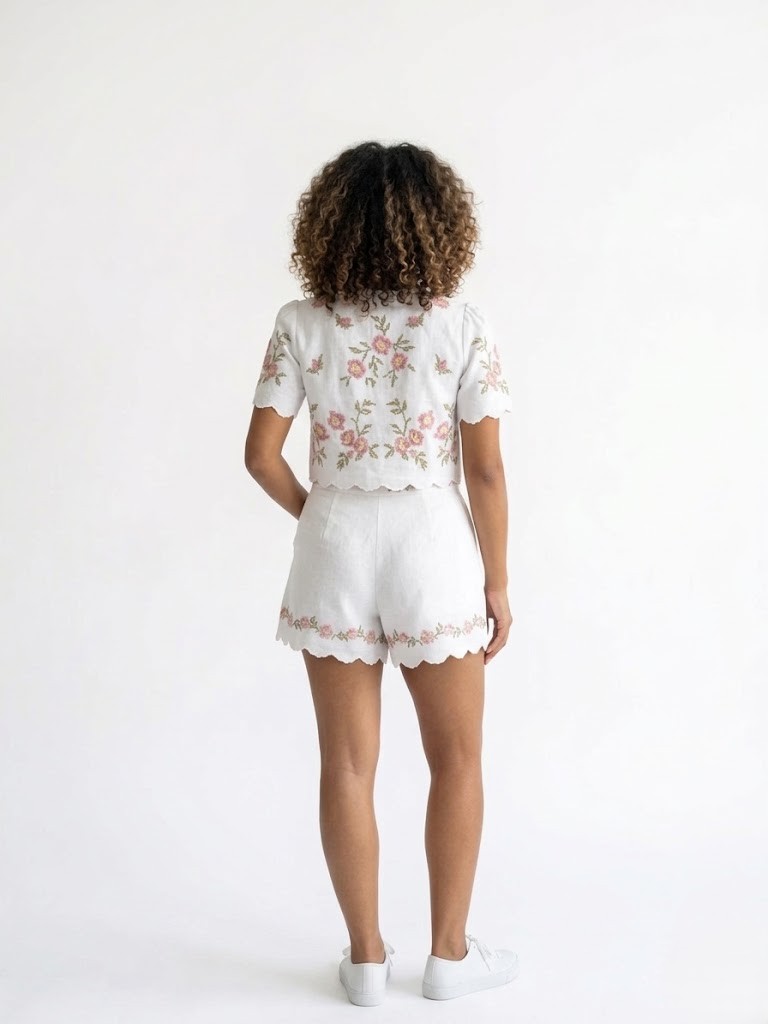Conjunto de Lino Bordado con Top de Lazos y Short
